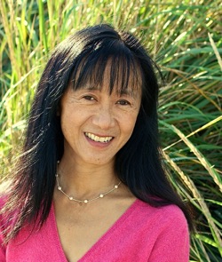  Ocean Lum MA, RCC, CYT, Registered Clinical Counsellor/Mindfulness Facilitator, and Certified Yoga Instructor